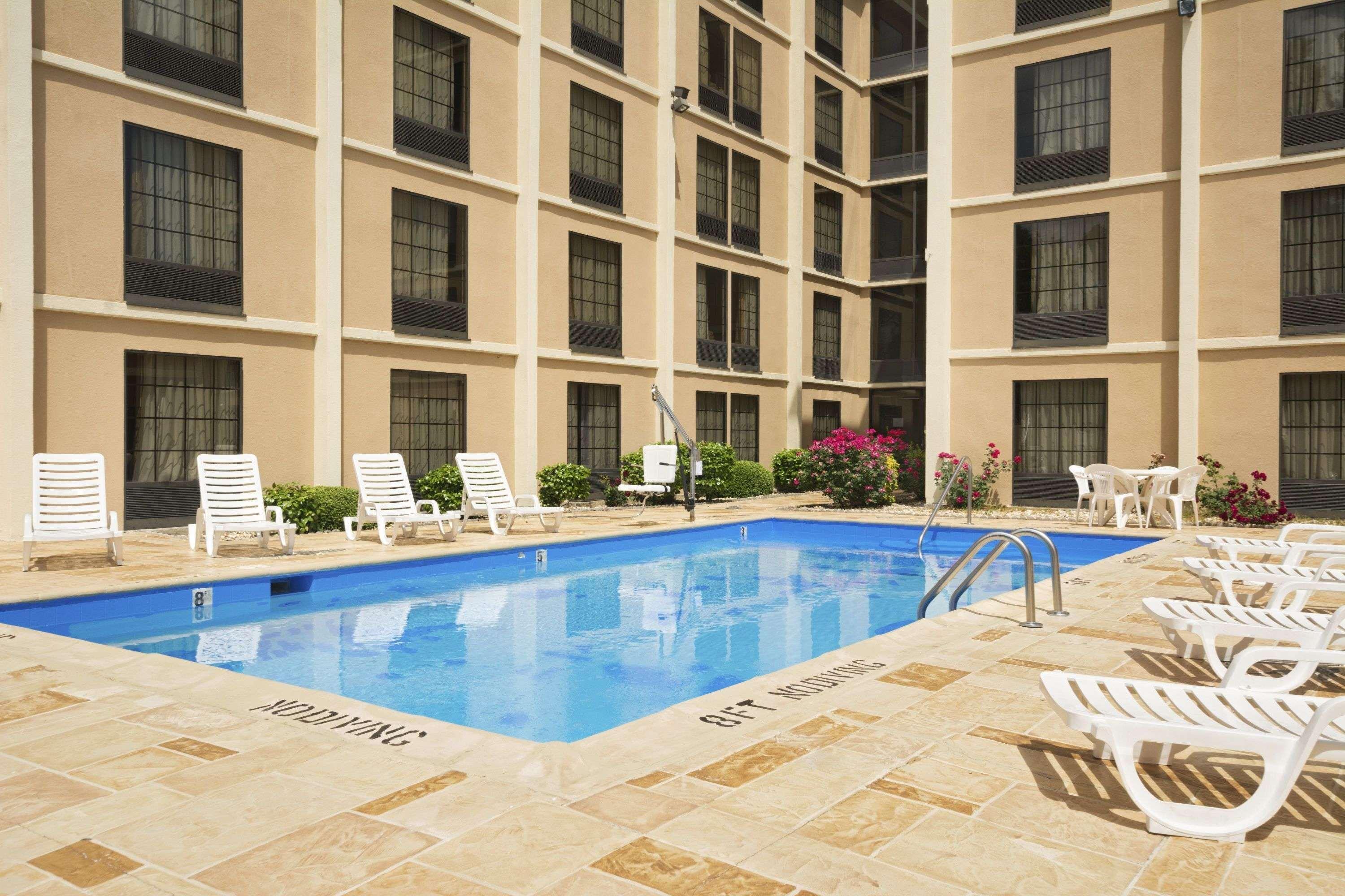 Days Inn By Wyndham Rome Downtown Εξωτερικό φωτογραφία